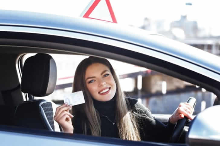 Guía Completa para Elegir el Top Seguro de Automóvil en 2025